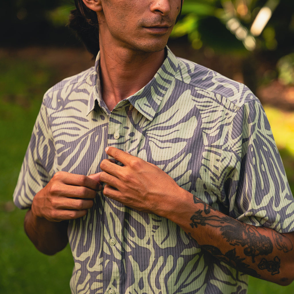 Bless Up Atmungsaktives Stretch-Shirt - Shark (Deutsche Ausgabe)