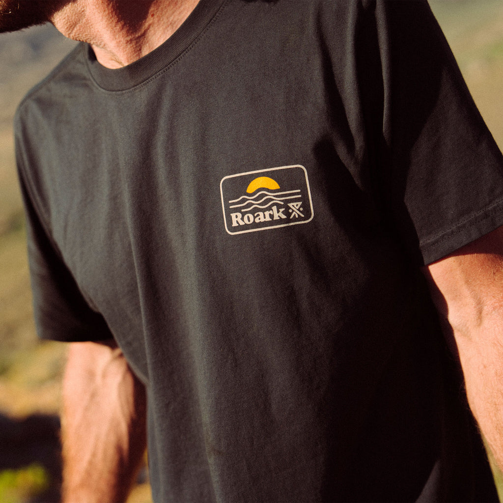 Earth & Sea Premium-T-Shirt - Schwarz