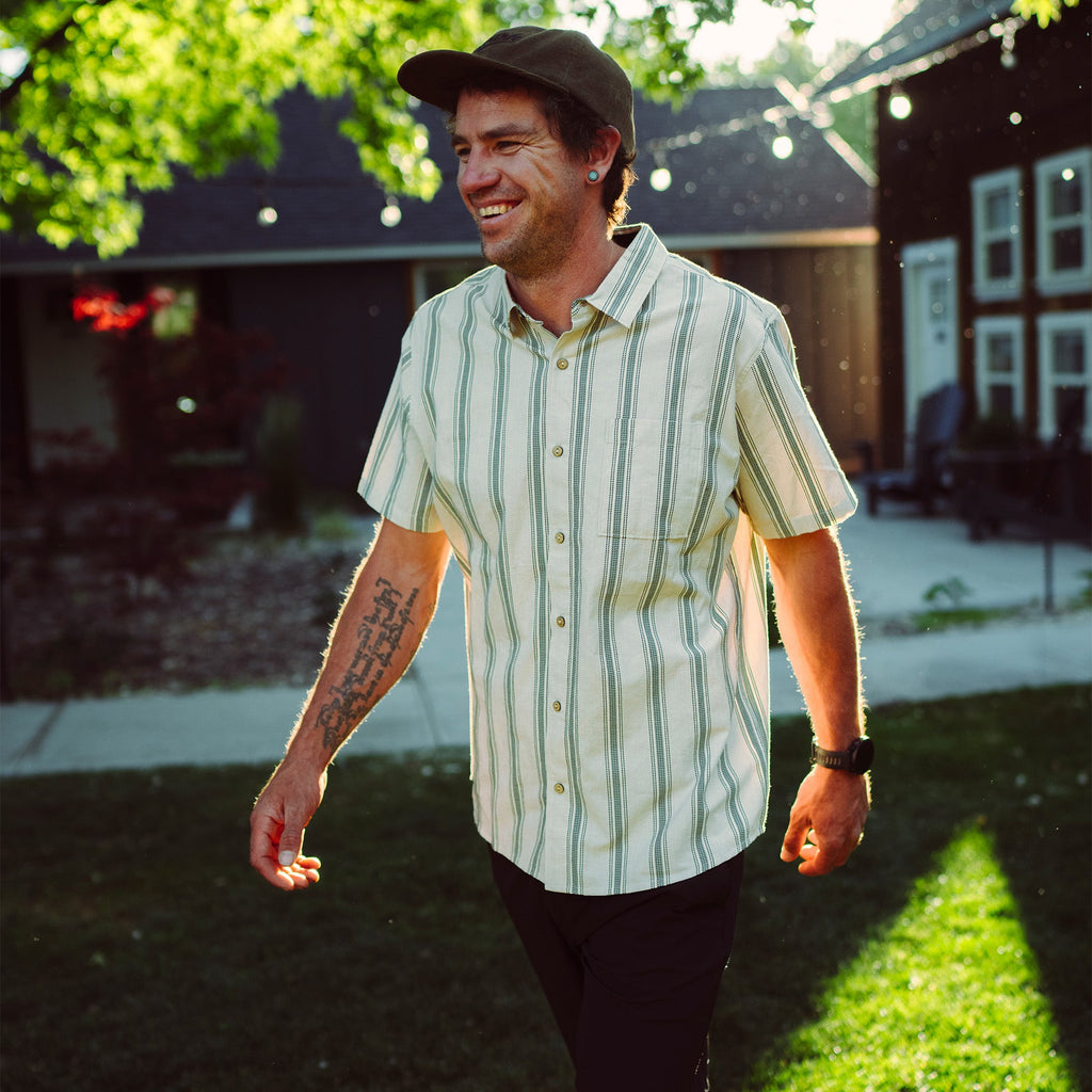 Journey Kurzarm Button Up Shirt für Dusty Grün