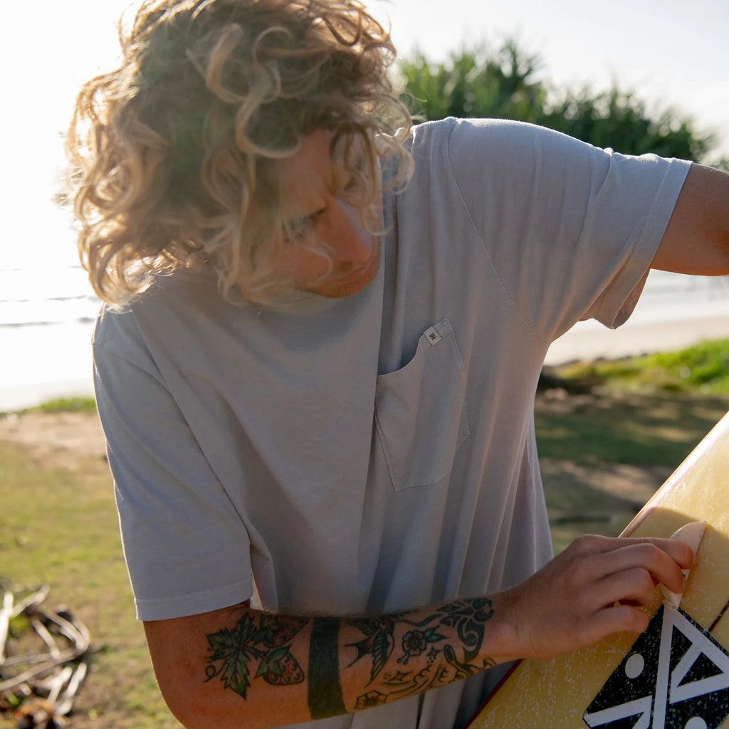 Made To Fade Kurzarm Tee - Washed Grau (Deutsche Ausgabe)