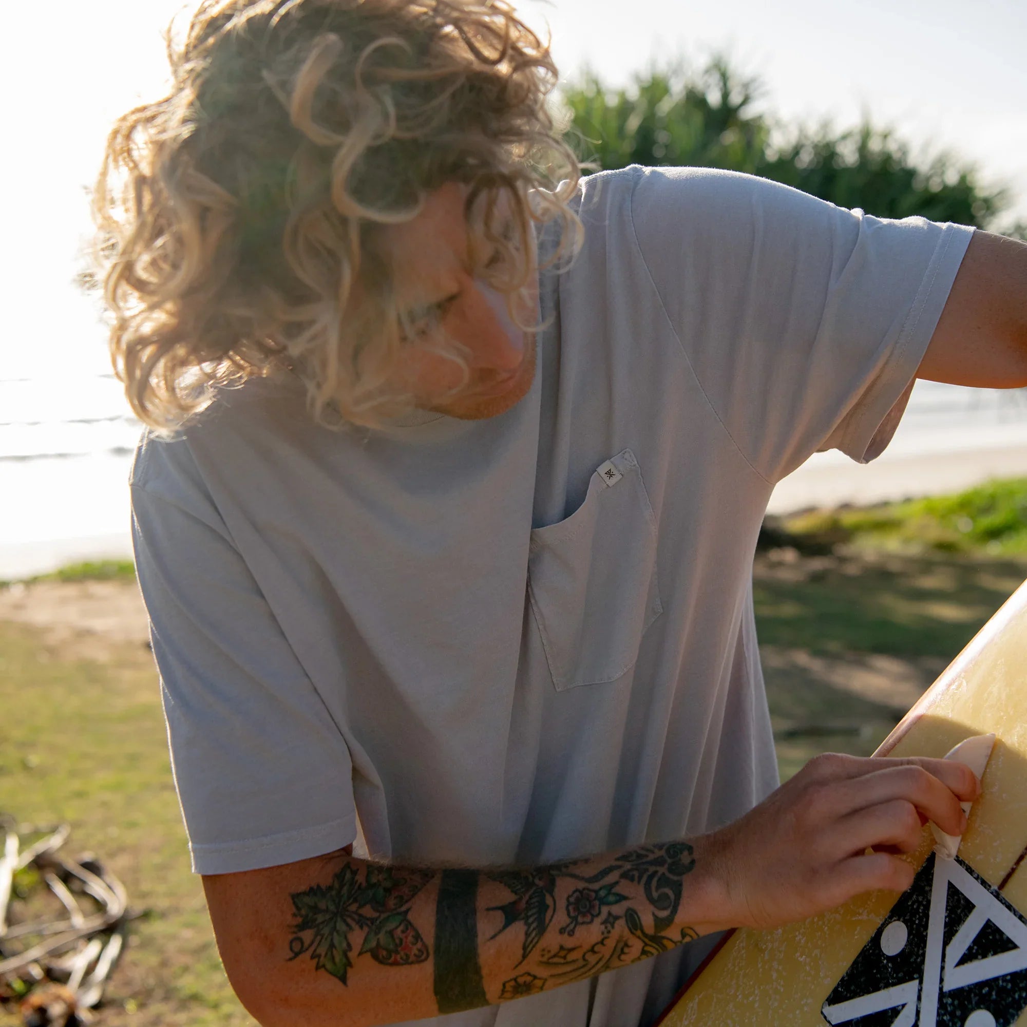Made To Fade Kurzarm Tee - Washed Grau (Deutsche Ausgabe)