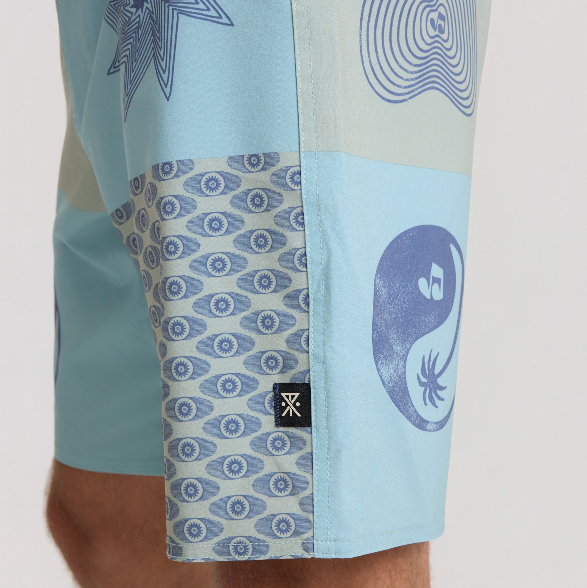 Passage 18.5' Boardshorts - Hazy Blau