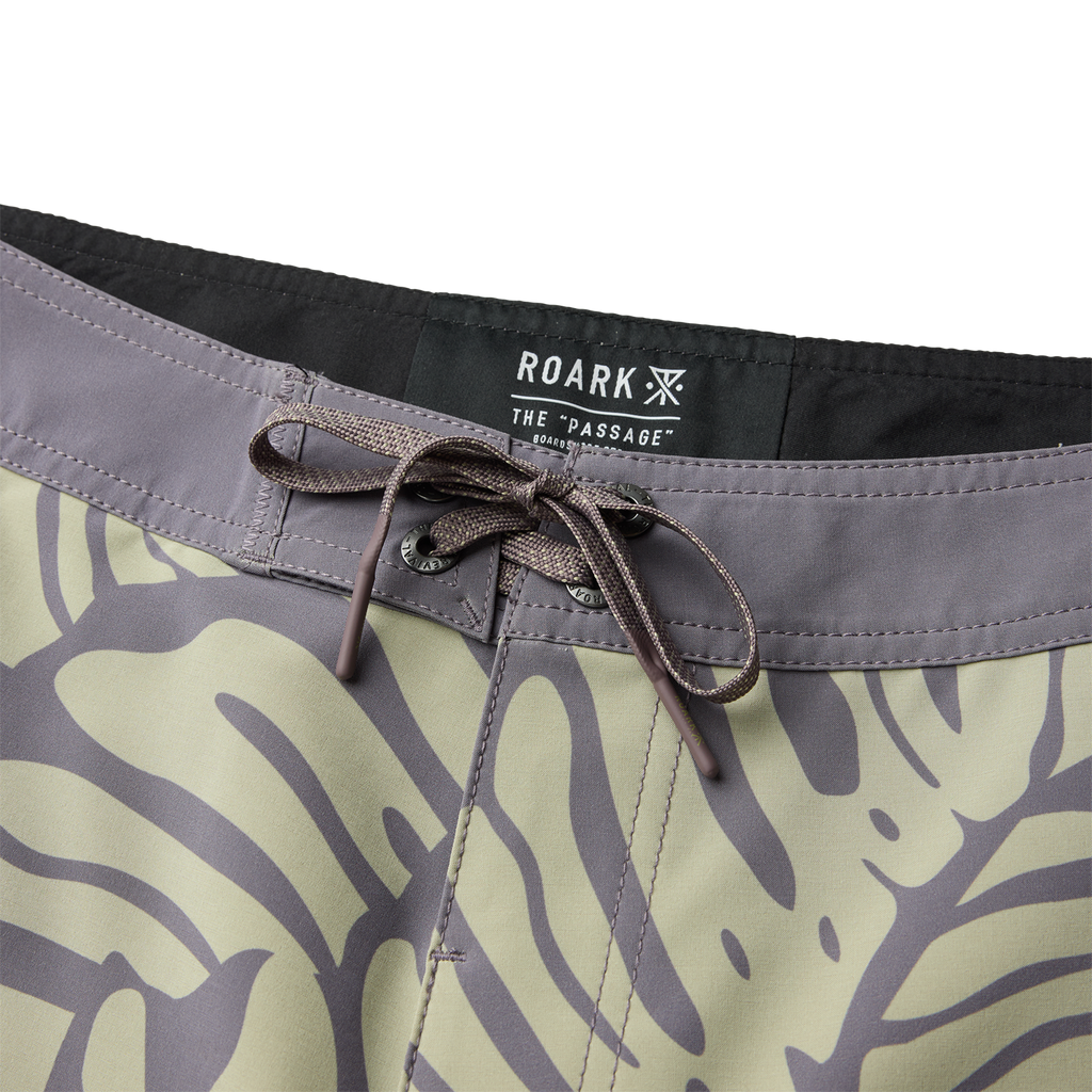 Passage 18.5' Boardshorts - Hai