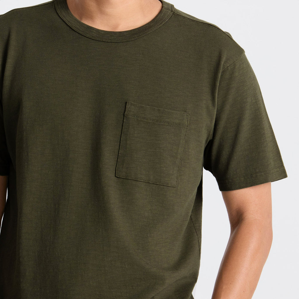 Gut abgenutzter organischer Kurzarm Tee - Militär