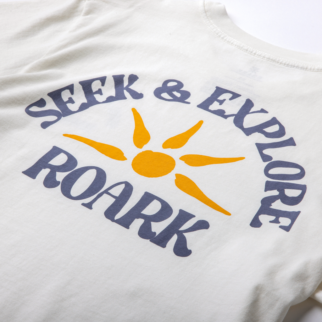 Seek & Explore Premium-T-Shirt - Cremeweiß