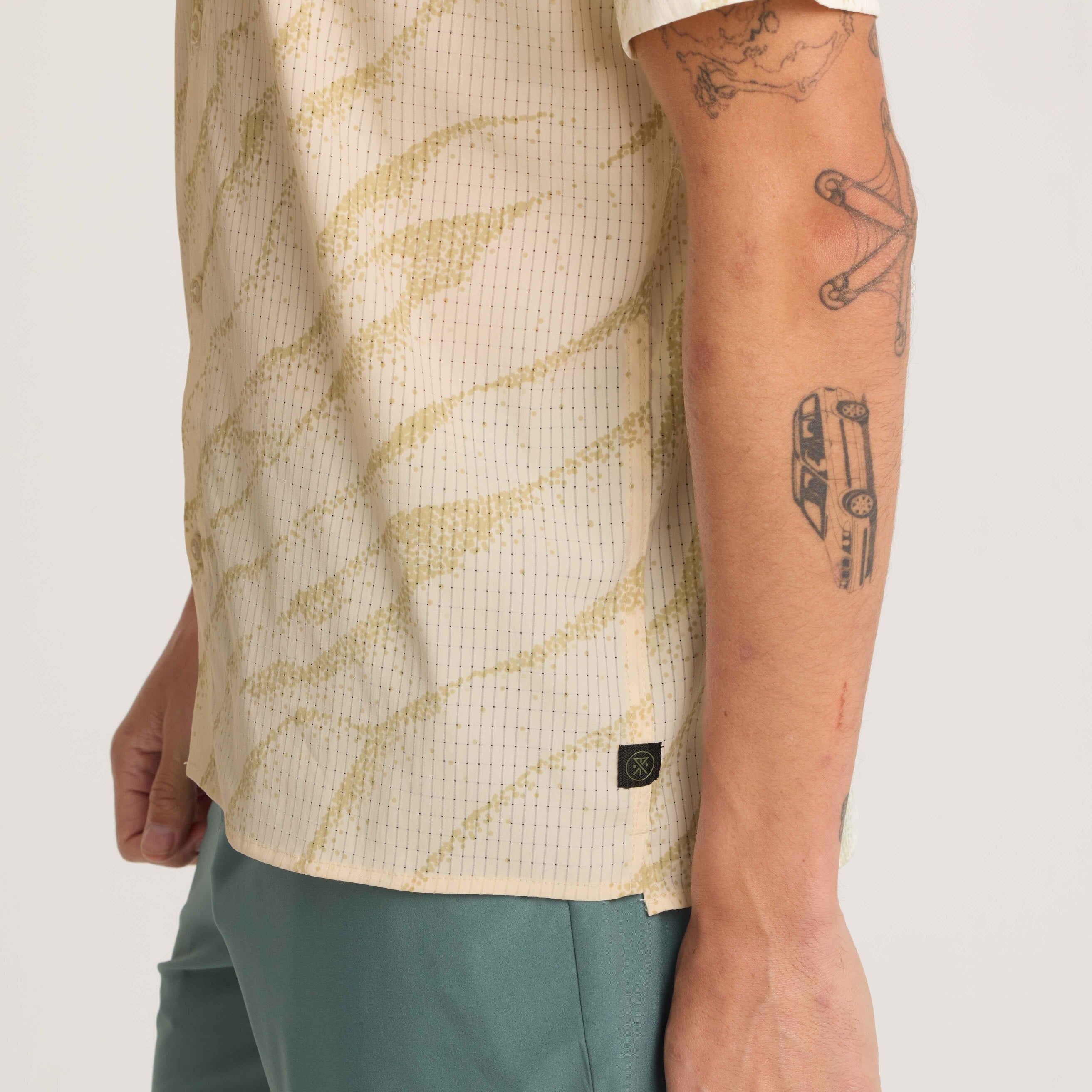 Bless Up Trail Button Up Shirt von Elfenbein