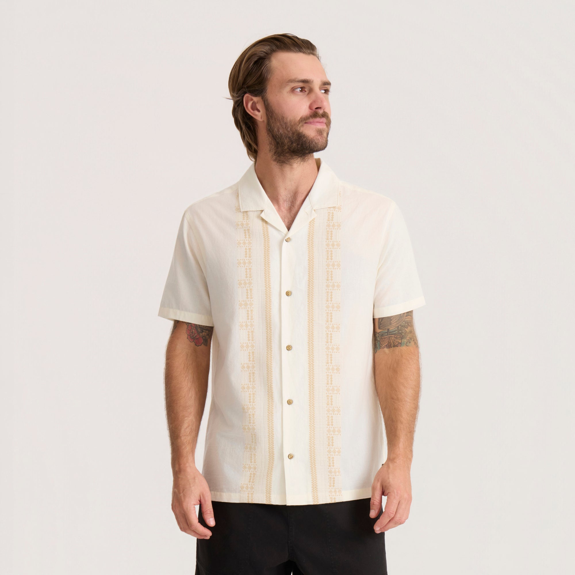 Gonzo Kurzarm Button Up Shirt - ungebleichte Stickerei