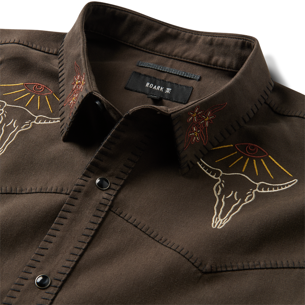 Auf dem Range Langarm Button Up Shirt - Dark Braun
