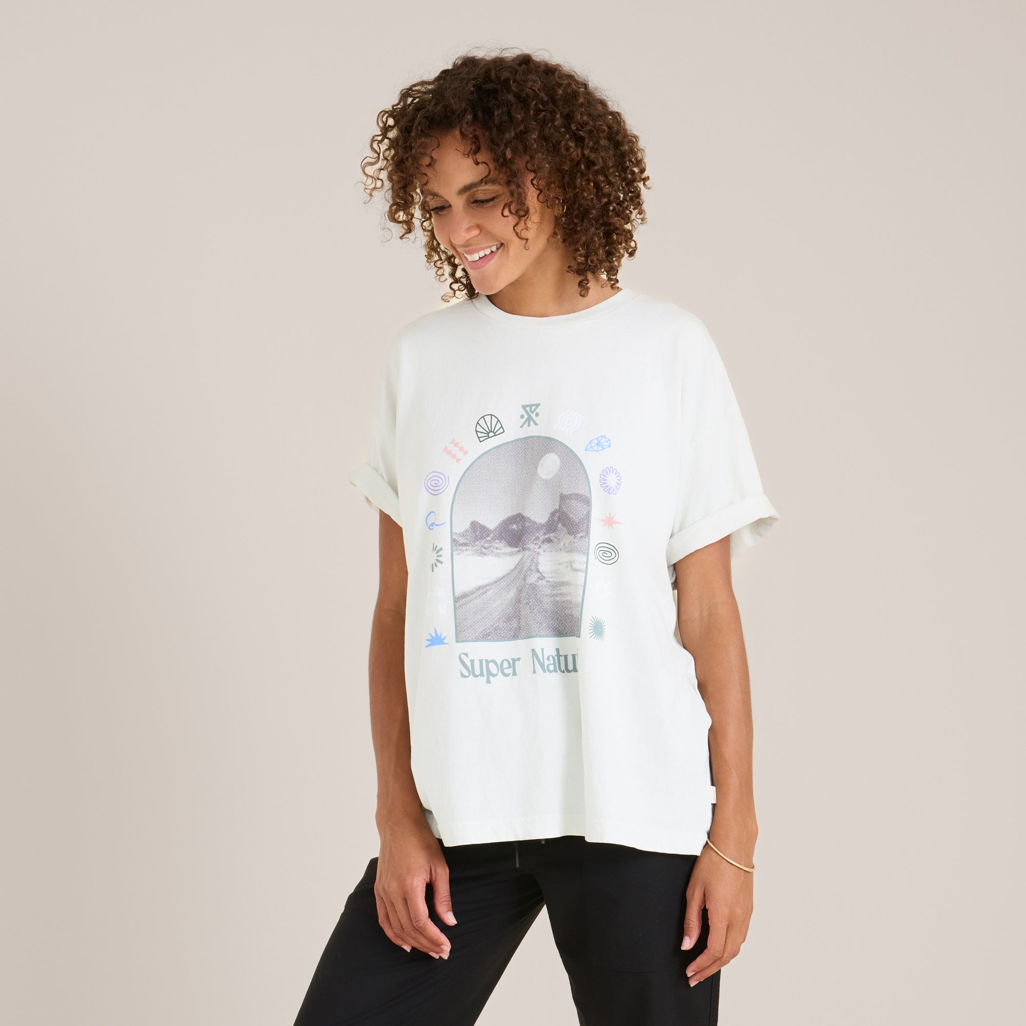 Super Natural Übergroße Premium-T-Shirt - Nebel