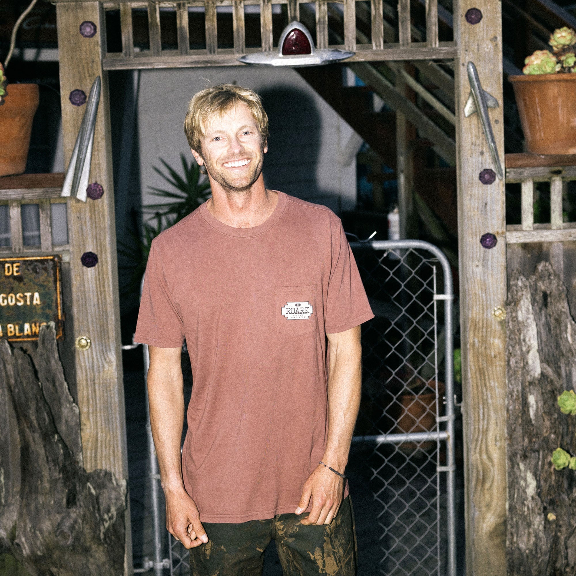 Shield Pocket Premium-T-Shirt - Roter Ton
